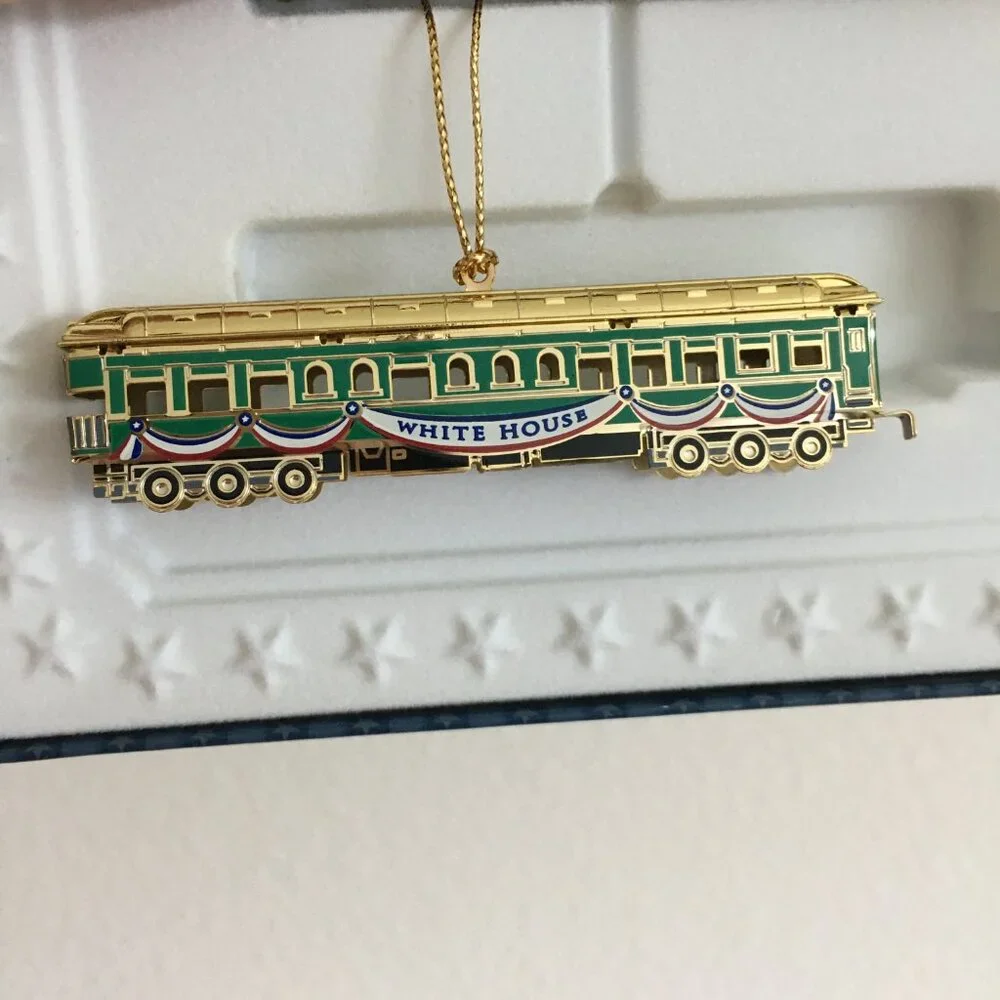 2014 White House Historical Association Christmas Ornament Train NEW!